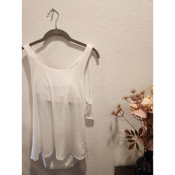 lululemon athletica Tops - Lululemon open back 2 in 1  sheer size‎ 4 LIGHT WEIGHT